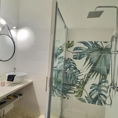 Appartement Vieil Et Mezzanine Proche De La