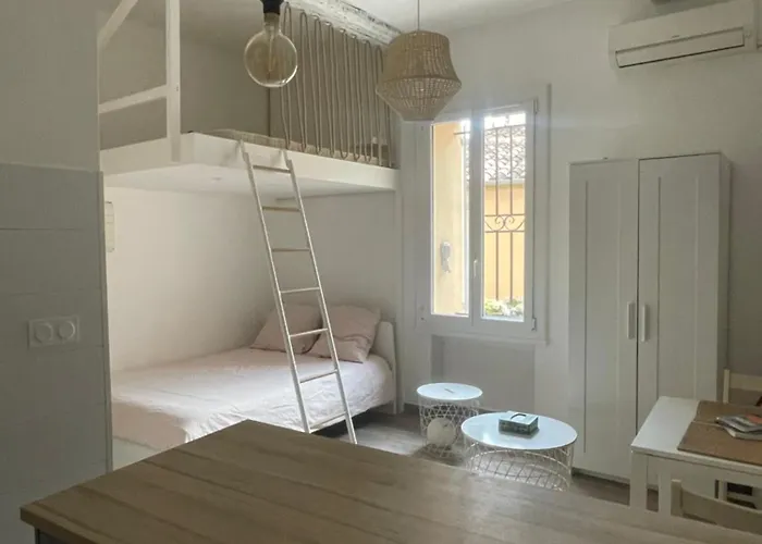 דירה Vieil Et Mezzanine Proche De La אנטיב